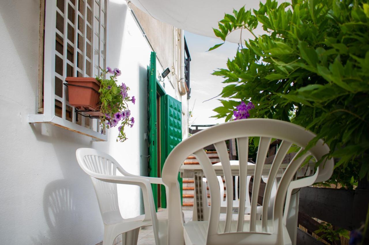 Casa Vacanze "Villa Severina" Iun R6166 R6692 Carbonia Kültér fotó
