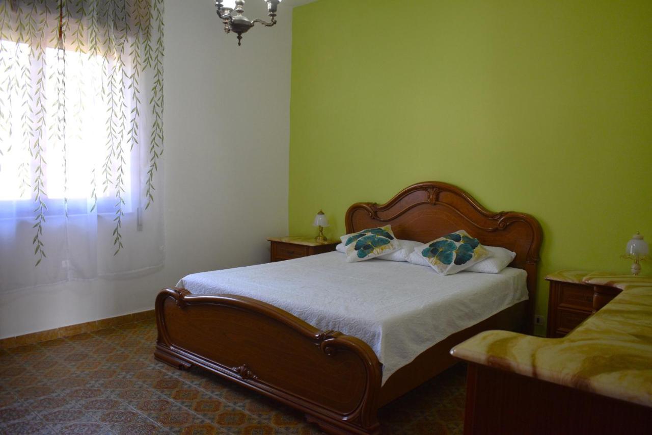 Casa Vacanze "Villa Severina" Iun R6166 R6692 Carbonia Kültér fotó